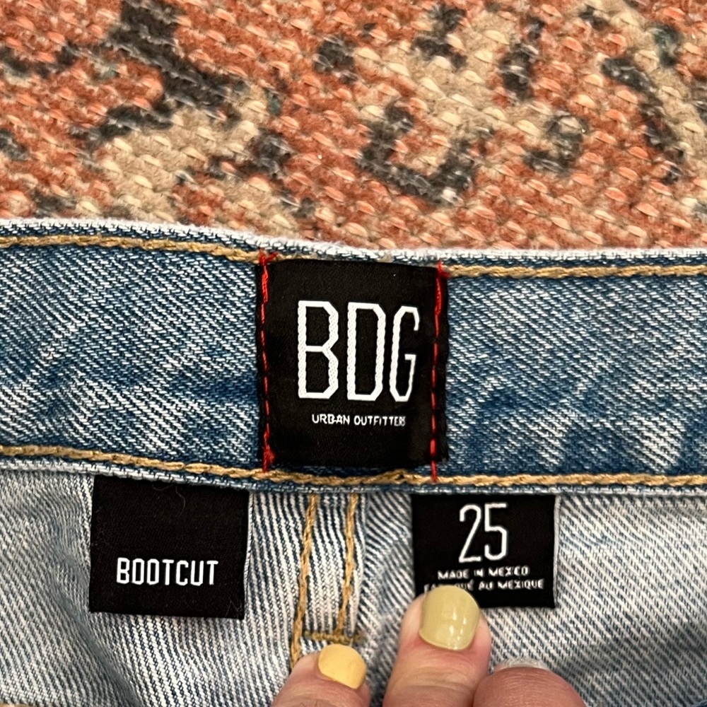 BDG Urban Outfitters Light Wash Distressed Bootcut Jeans size 25 - Picture 4 of 4